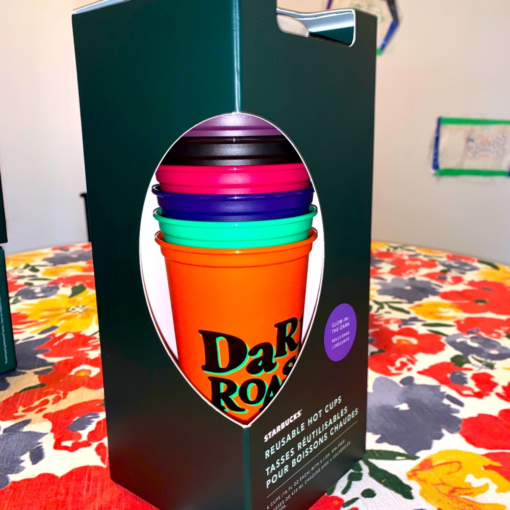 Starbucks Halloween 🎃 glow in the dark 👻
